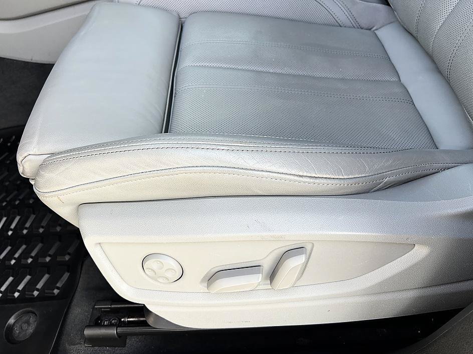 Used 2022 Glacier White Metallic Audi S line Prestige image 22