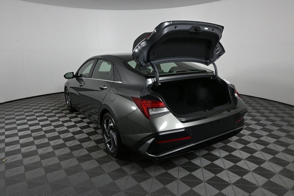 Used 2024 Gray Hyundai SEL image 29