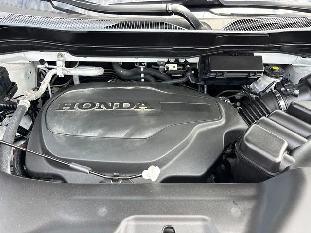 Used 2022 White Honda RTL image 35