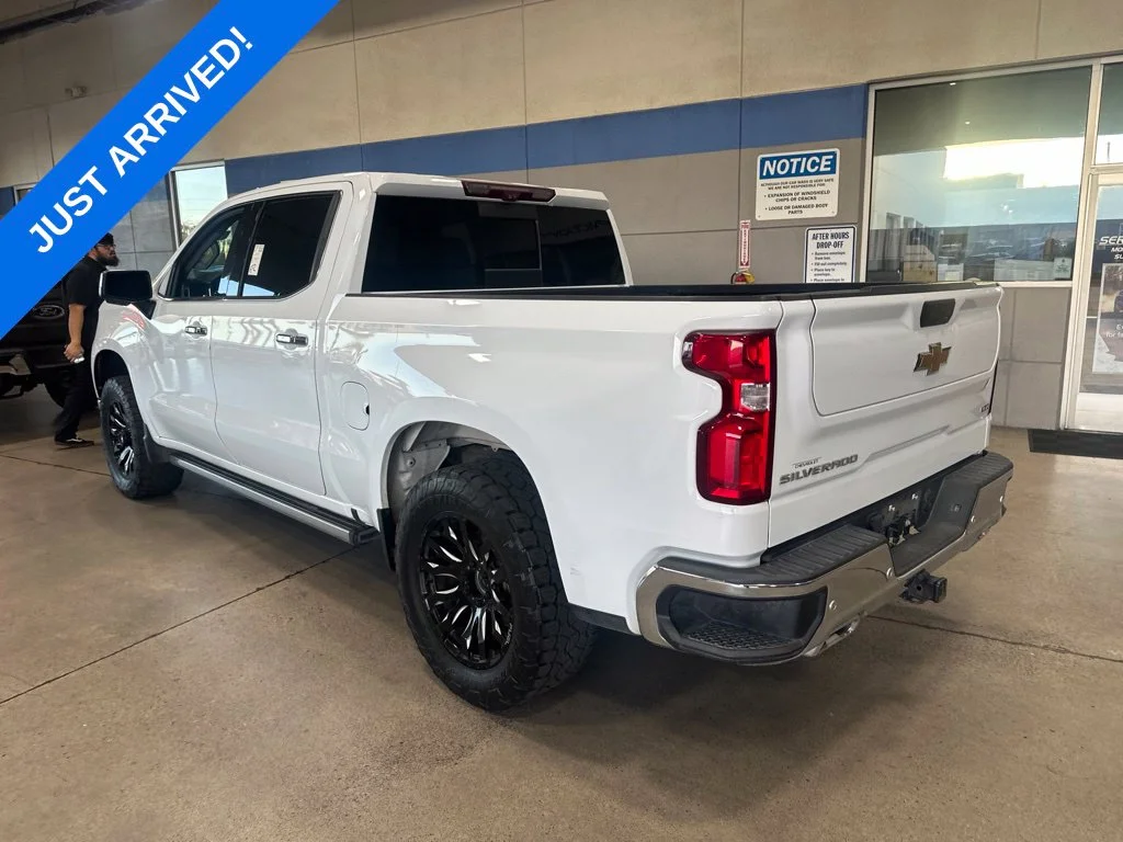 Used 2022 Summit White Chevrolet LTZ image 4