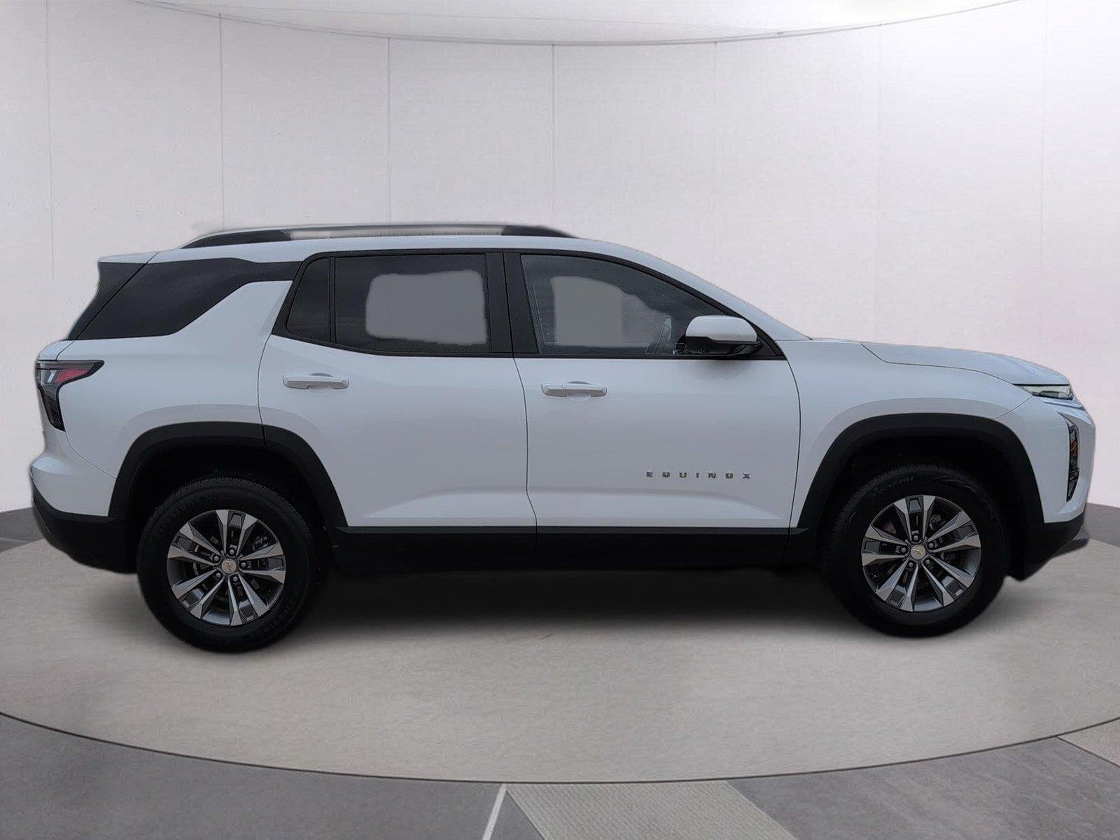 Used 2025 Summit White Chevrolet LT image 8