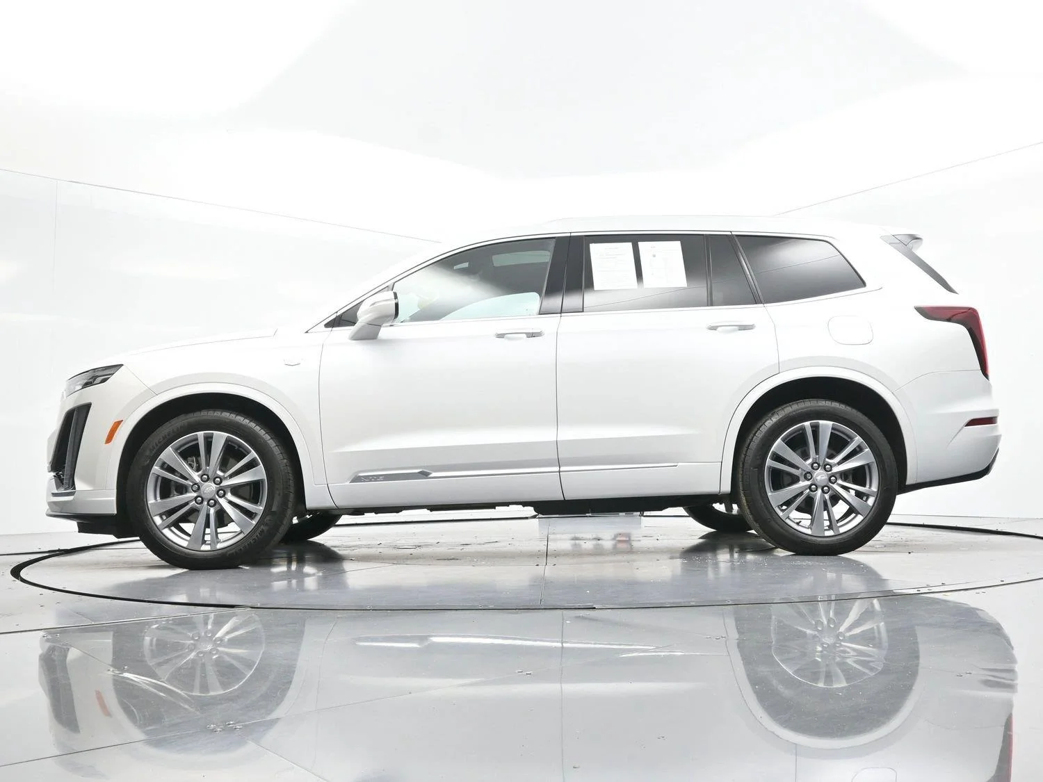 Used 2024 Crystal White Tricoat Cadillac Premium Luxury image 39