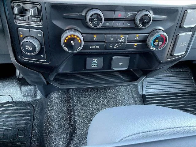 New 2026 Oxford White Ford F-450® XL image 65