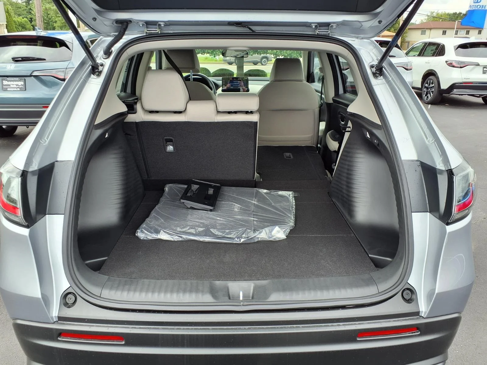 New 2027 Solar Silver Metallic Honda LX image 5