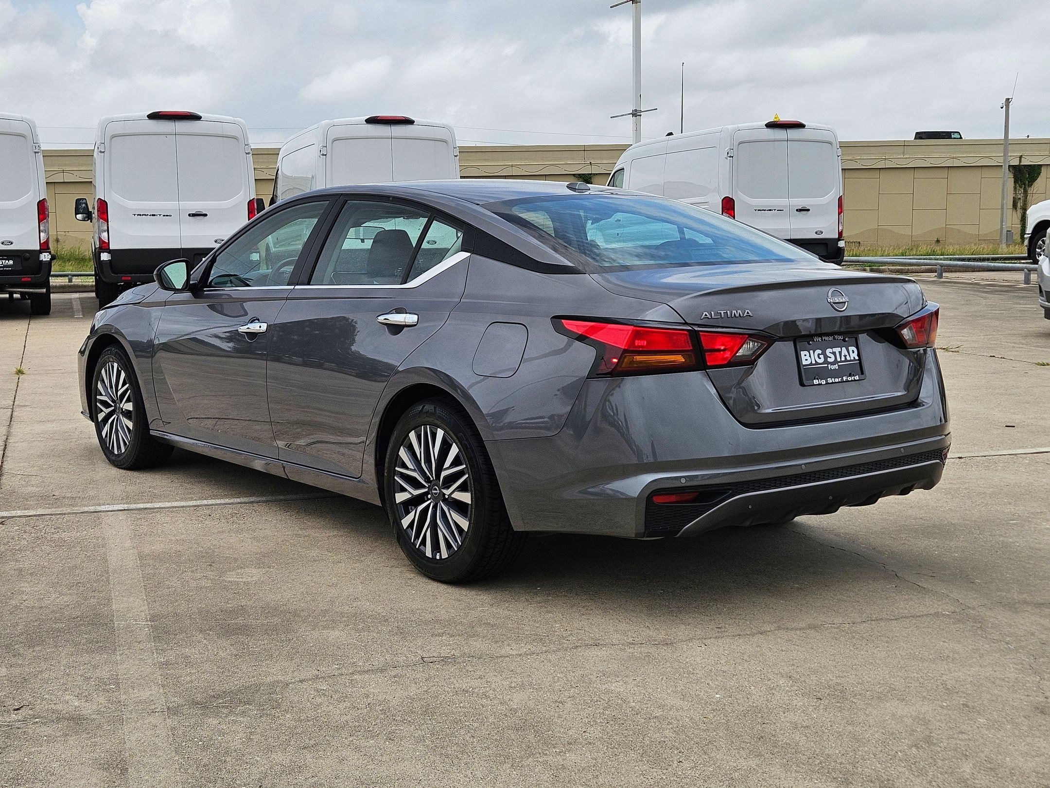 Certified Used 2025 Gun Metallic Nissan 2.5 SV image 5