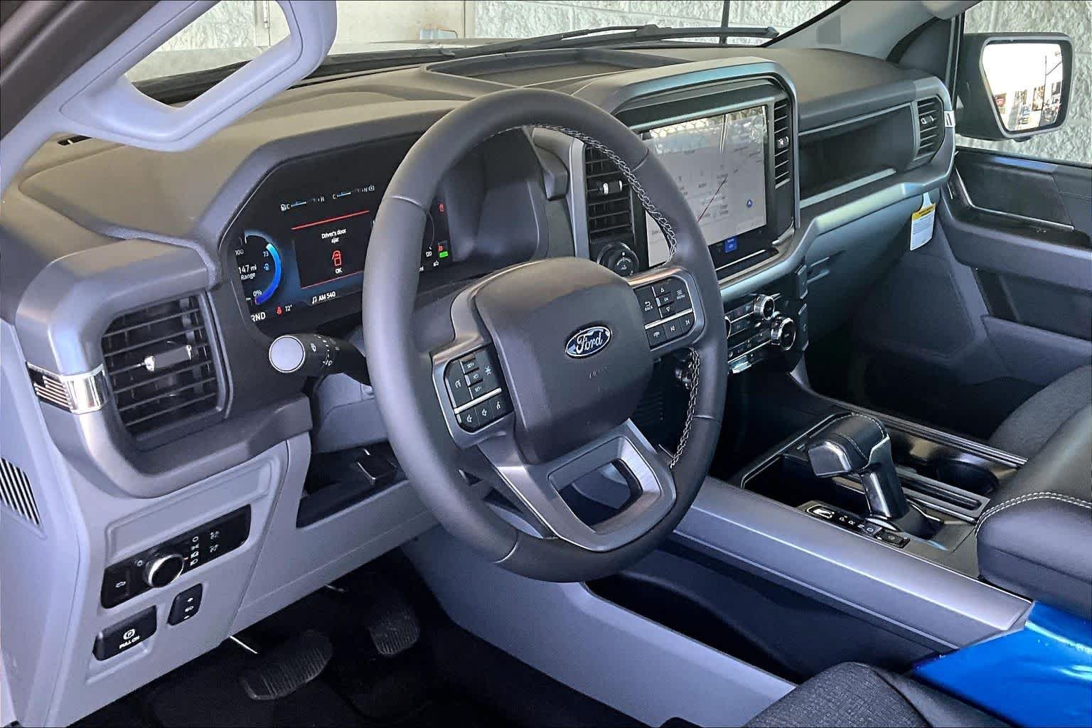 New 2025 Antimatter Blue Metallic Ford XLT image 6