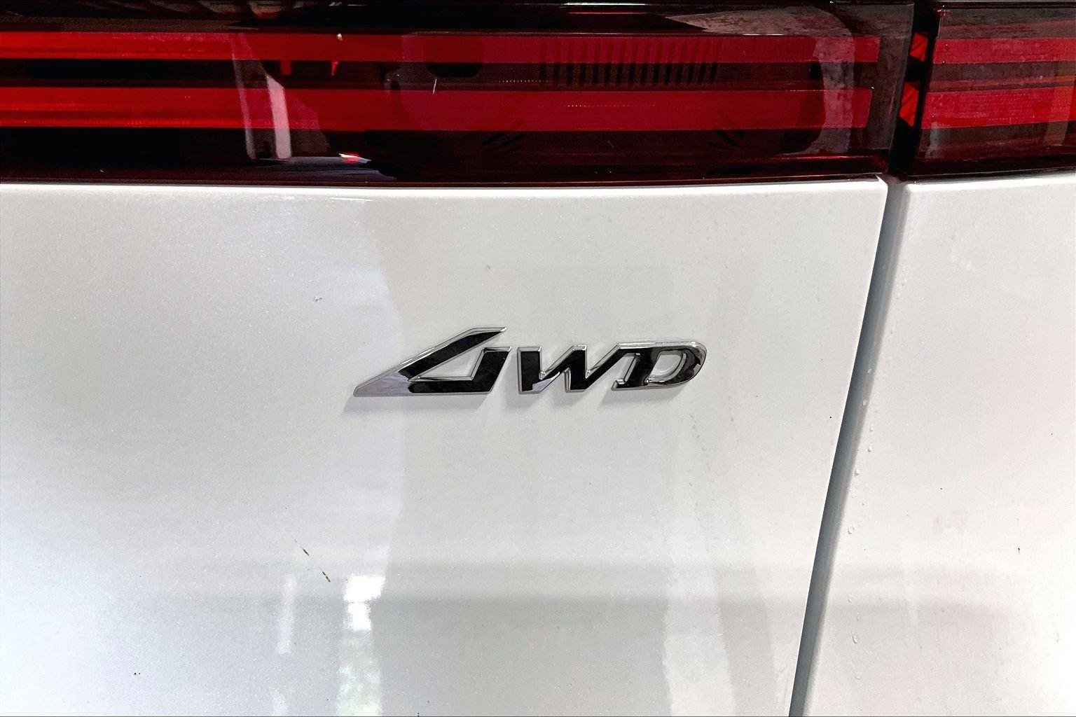 New 2026 Uyuni White Genesis 2.5T SPORT PRESTIGE image 10