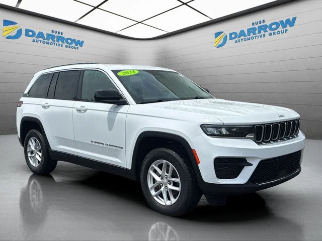 Used 2023 White Jeep Laredo image 7