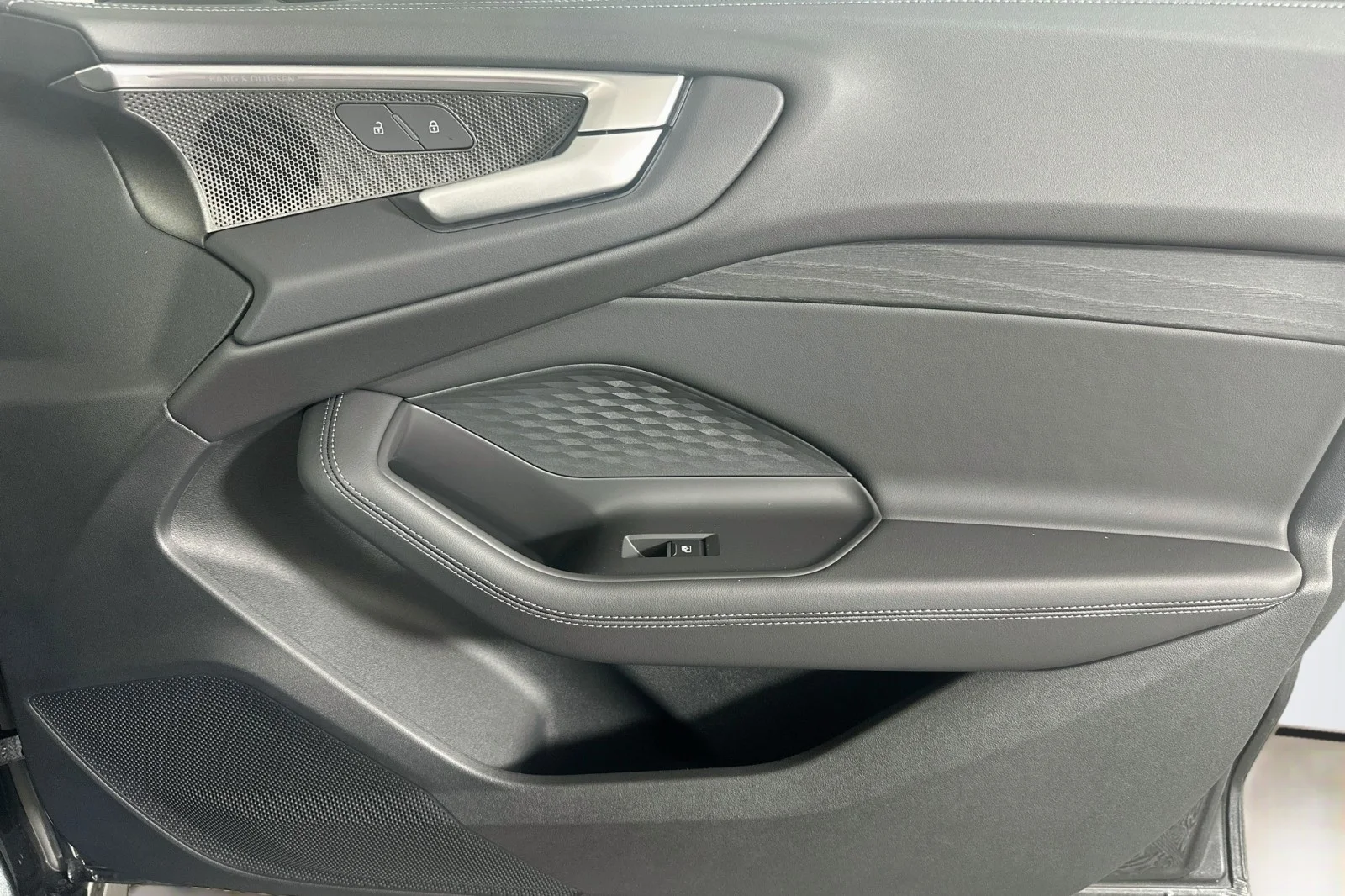 New 2026 Daytona Gray Pearl Effect Audi Premium Plus image 6