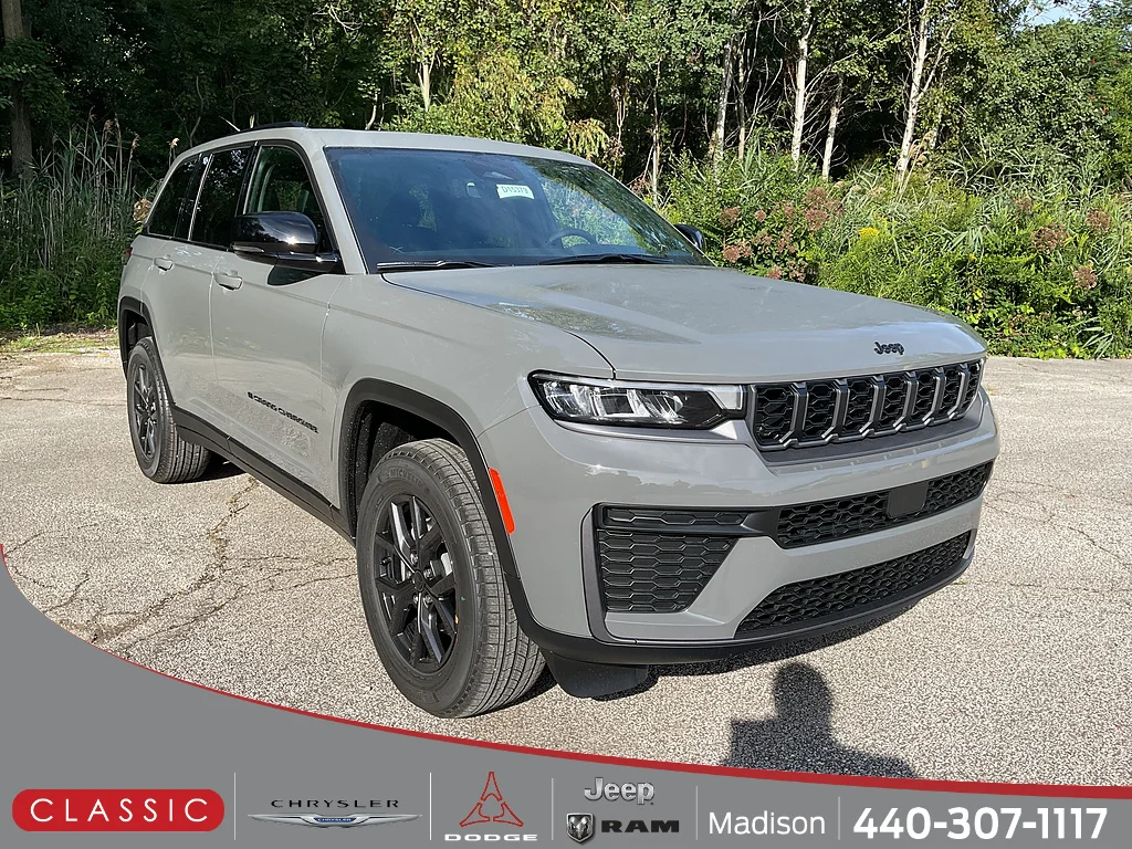New 2027 Sting-Gray Clearcoat Jeep Laredo Altitude image 1