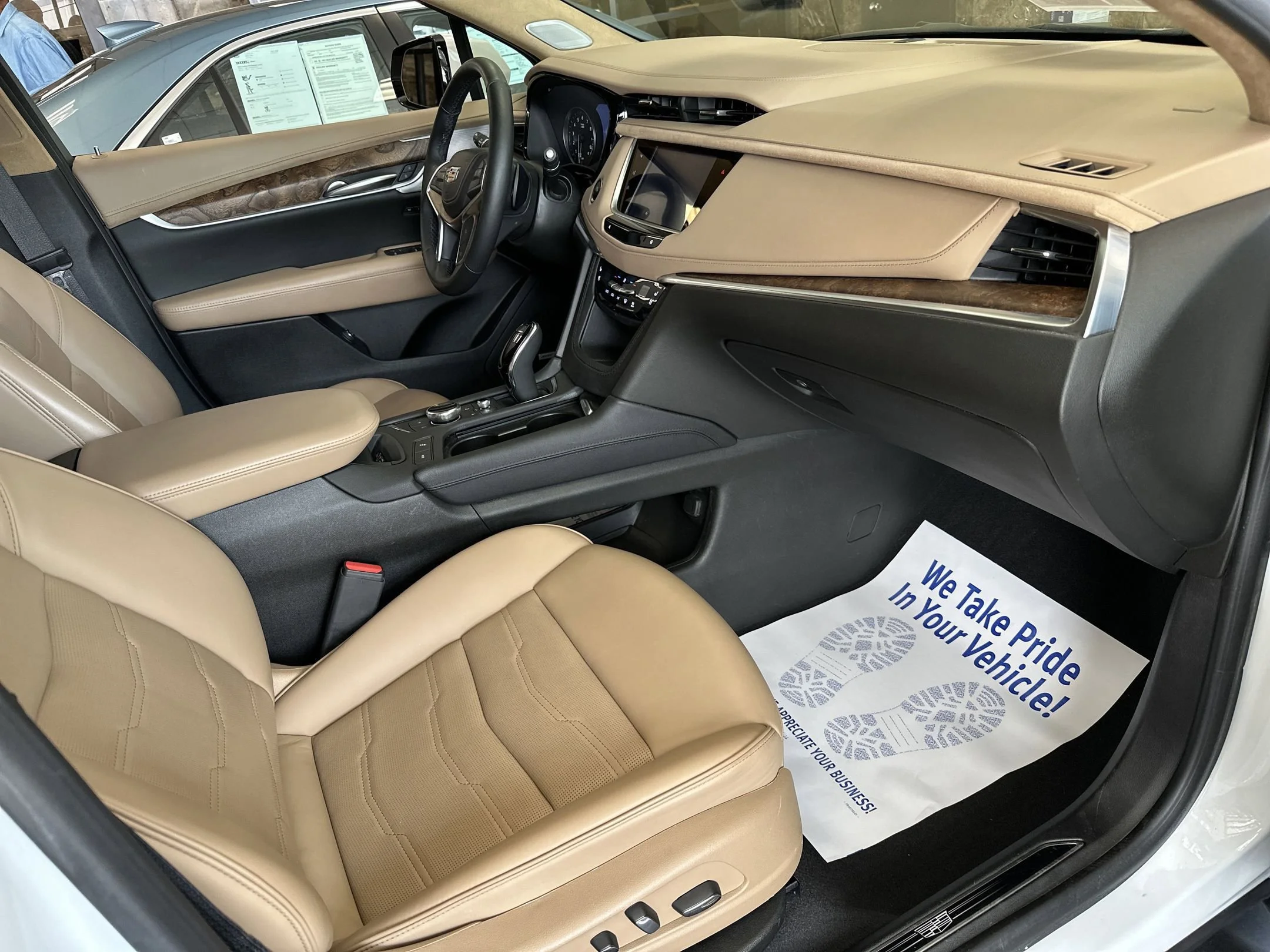 Used 2024 Crystal White Tricoat Cadillac AWD Premium Luxury image 11