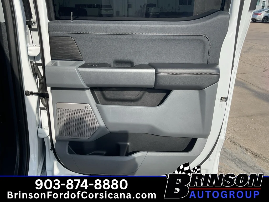 Used 2025 Oxford White Ford LARIAT image 18