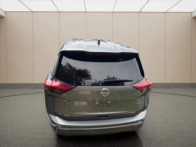 Used 2024 Gray Nissan S image 17
