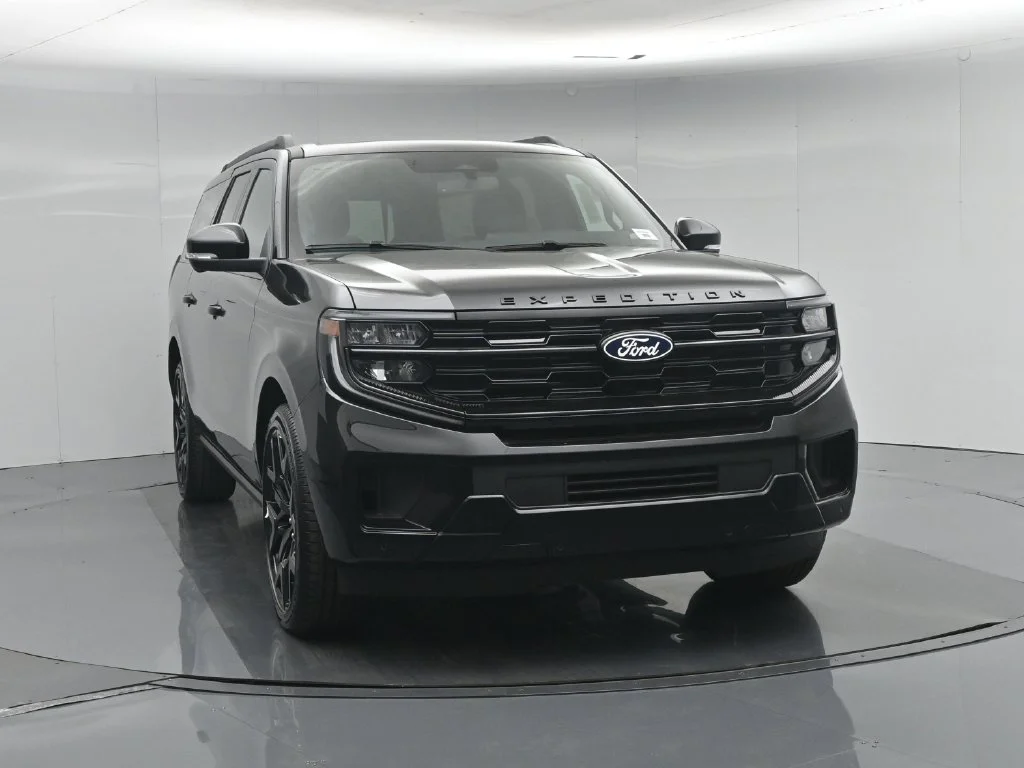 New 2027 Black Ford Platinum image 57