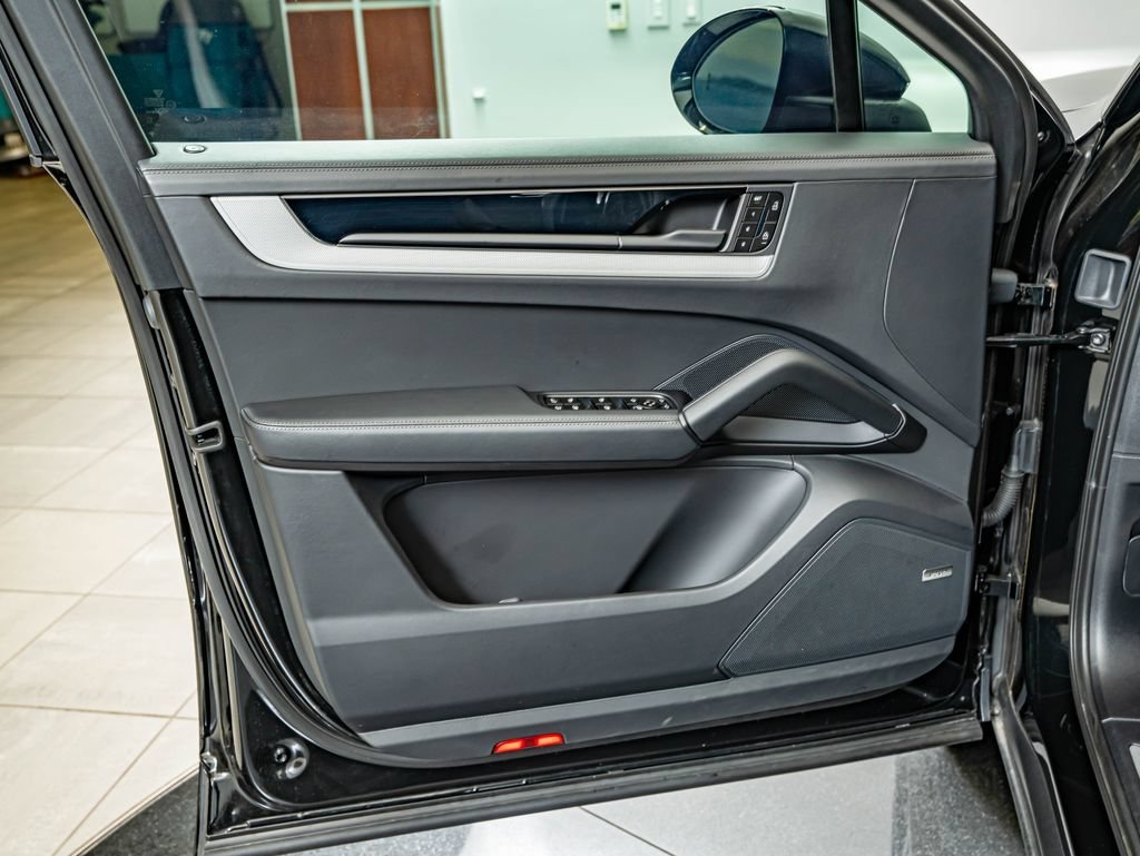 2025 Porsche Cayenne Coup E-Hybrid - Photo 22