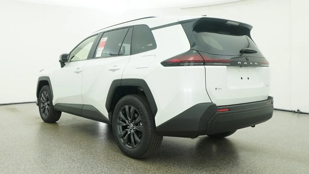 New 2026 Wind Chill Pearl Toyota XLE Premium image 59