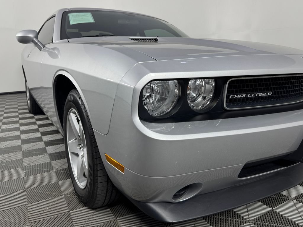 Used 2010 Bright Silver Metallic CC/Mineral Gray Met CC Dodge SE image 26