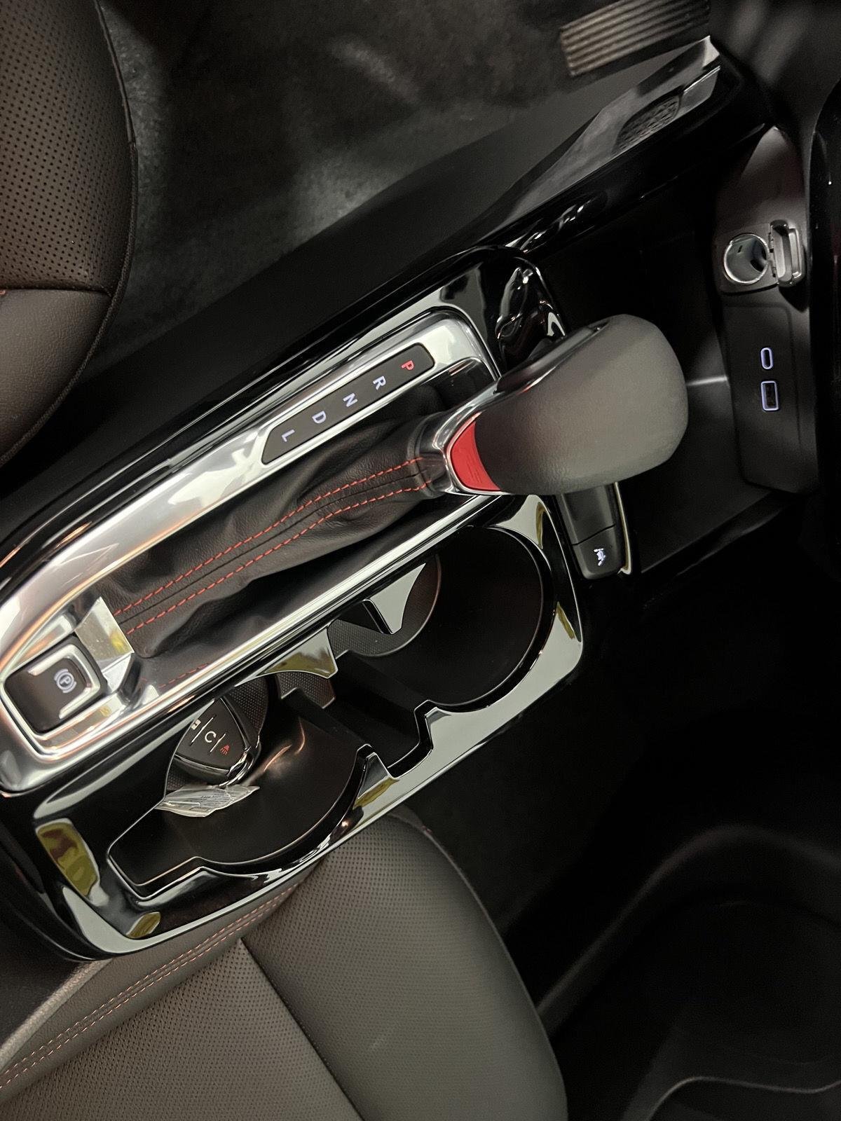 Used 2026 Summit White Chevrolet 2RS image 28