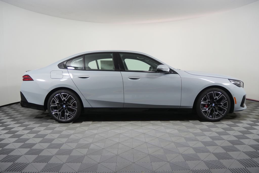 New 2027 Brooklyn Grey Metallic BMW 530i image 2