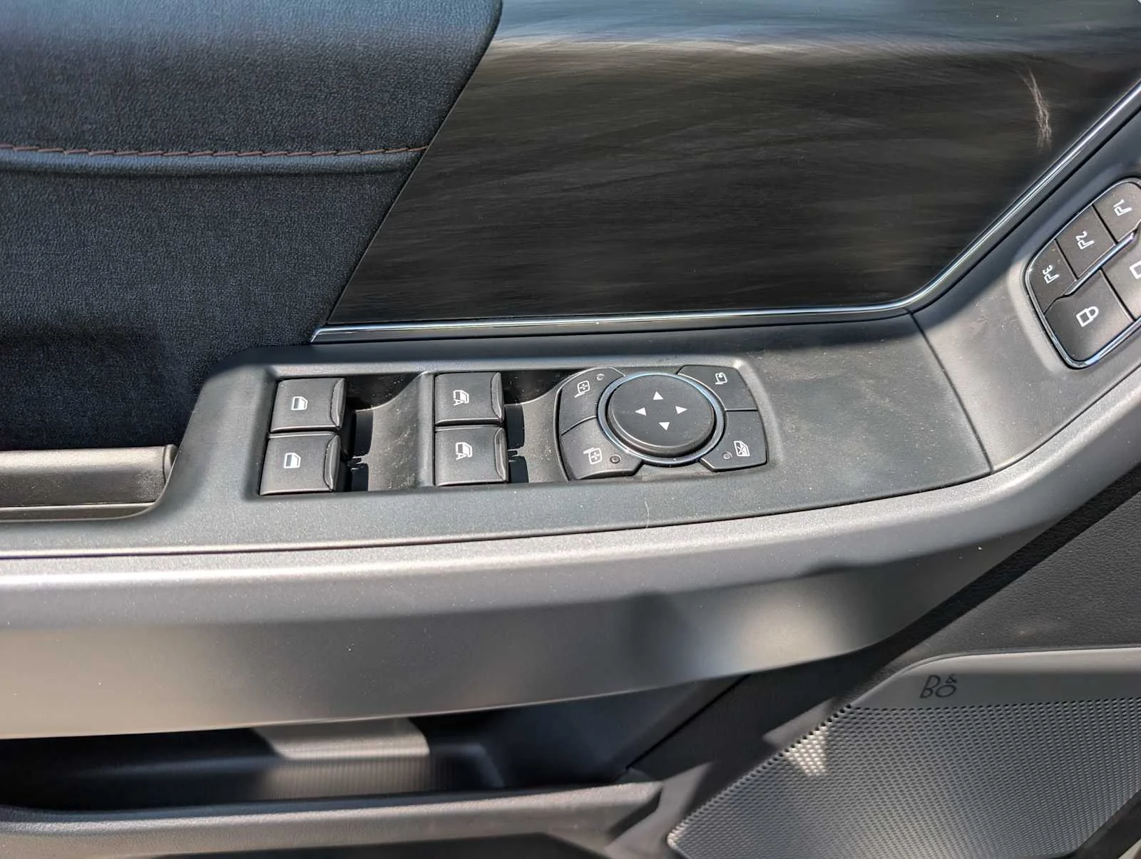 New 2026 Star White Metallic Tri-Coat Ford Lariat® image 36