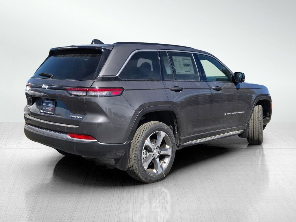 New 2026 Baltic Gray Metallic Clearcoat Jeep Limited image 4