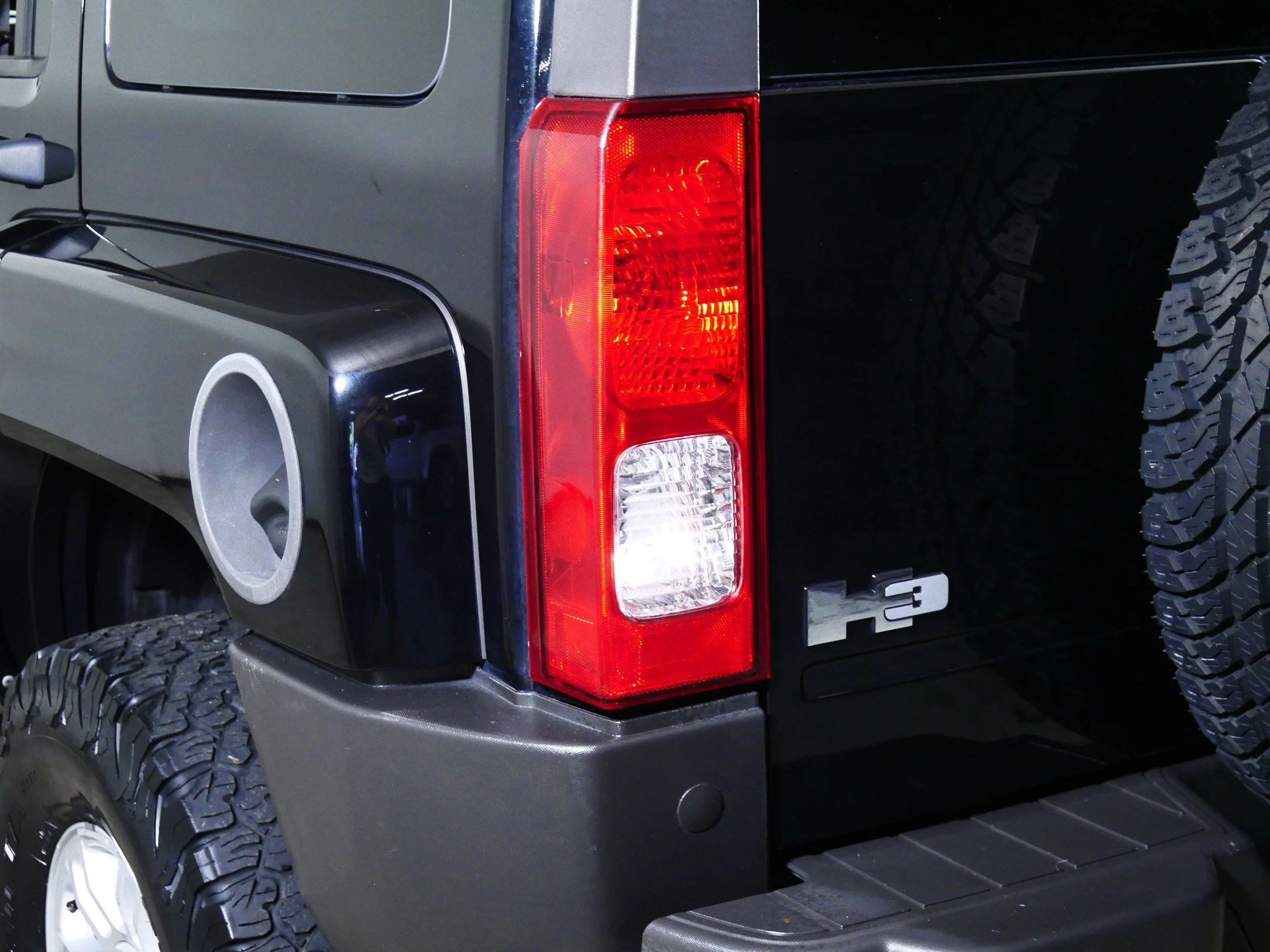 Used 2008 Black HUMMER SUV image 17