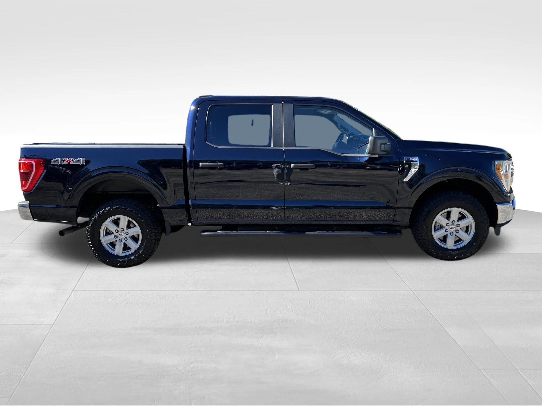 Used 2021 Blue Metallic Ford XLT image 5