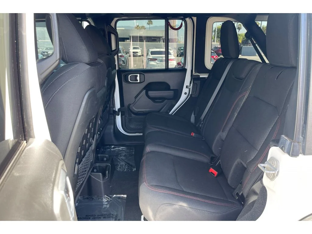Used 2022 Bright White Clearcoat Jeep Unlimited Rubicon image 14