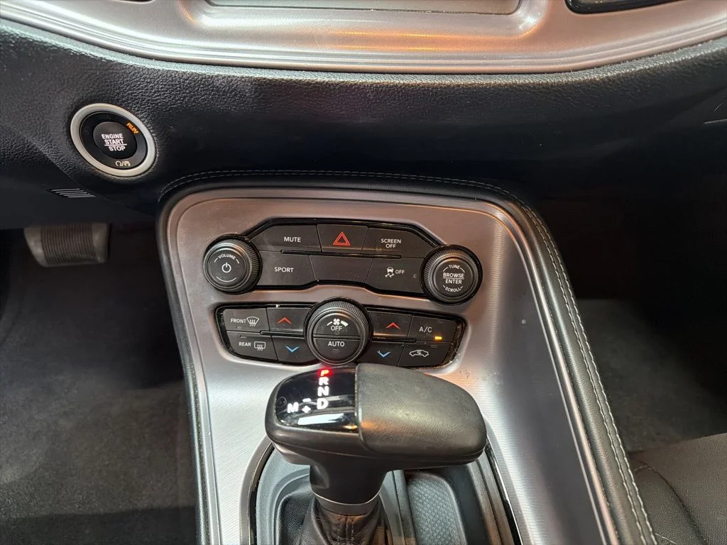Used 2023 White Dodge SXT image 18