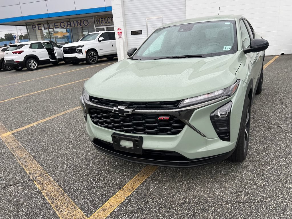Certified Used 2024 Cacti Green Chevrolet 1RS image 9