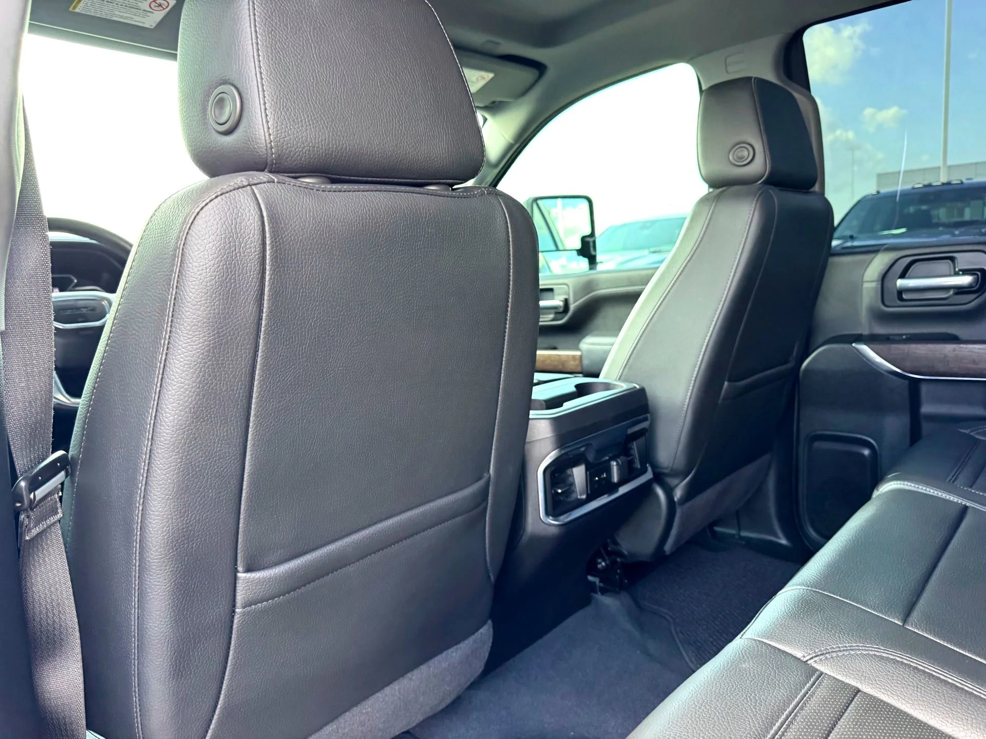 Used 2022 Onyx Black GMC Denali image 20