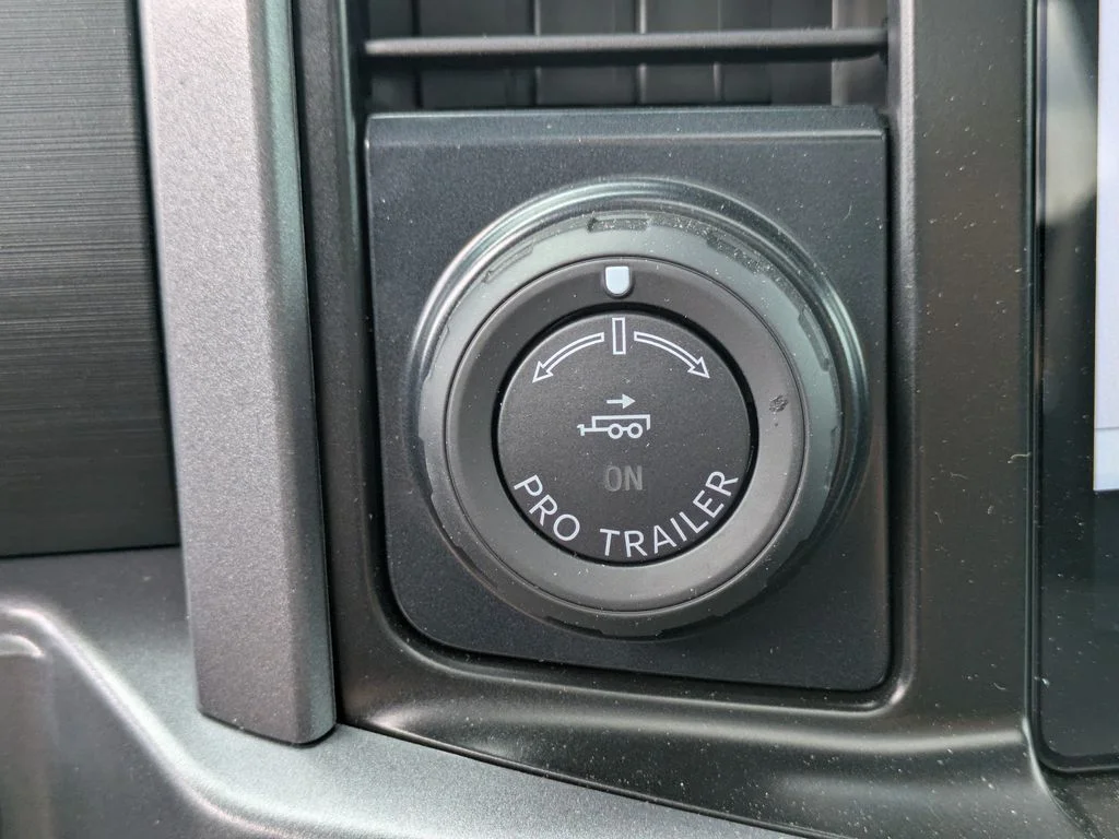 New 2026 Oxford White Ford XLT image 25