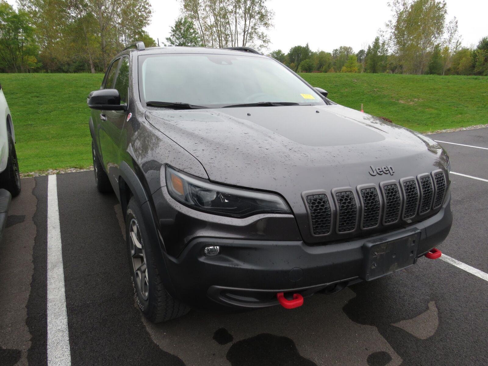 Used 2022 Granite Crystal Metallic Clearcoat Jeep Trailhawk image 2