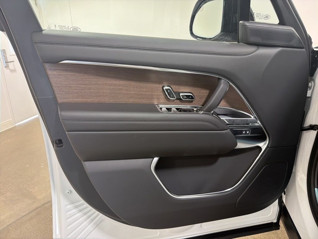 2026 Land Rover Range Rover SE - Photo 9