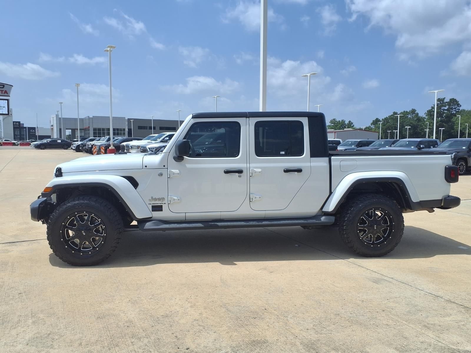 Used 2023 Bright White Clearcoat Jeep Overland image 8