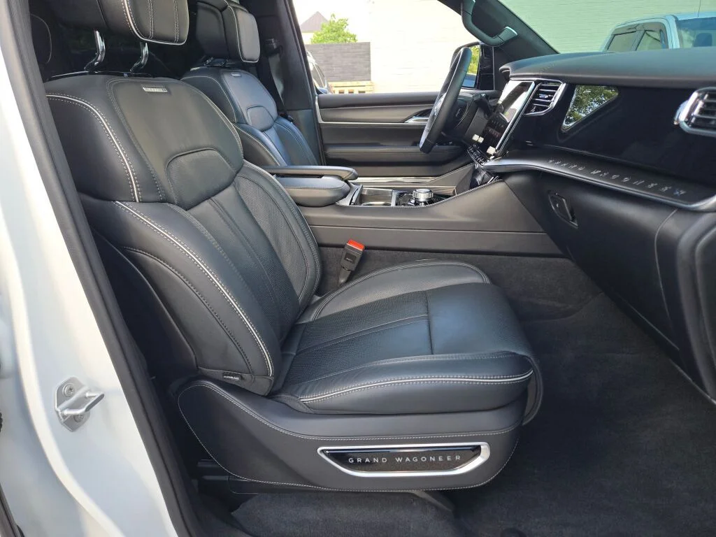Used 2025 White Jeep Series II image 7