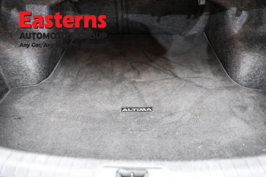 Used 2025 Red Nissan 2.5 SV image 9