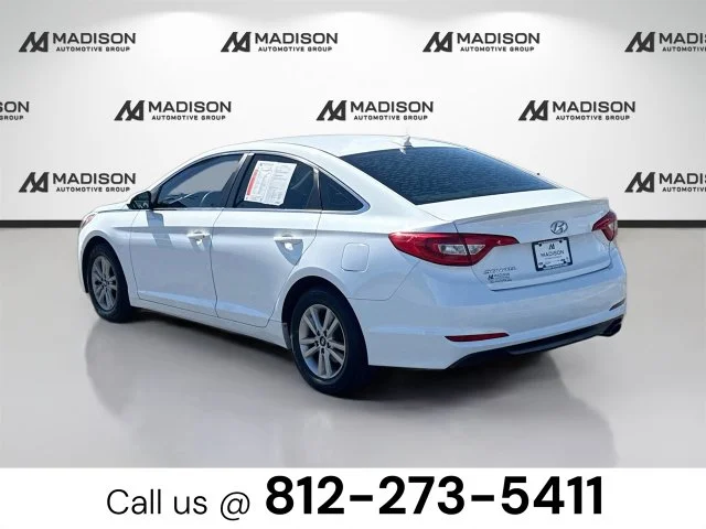 Used 2016 White Hyundai SE image 7