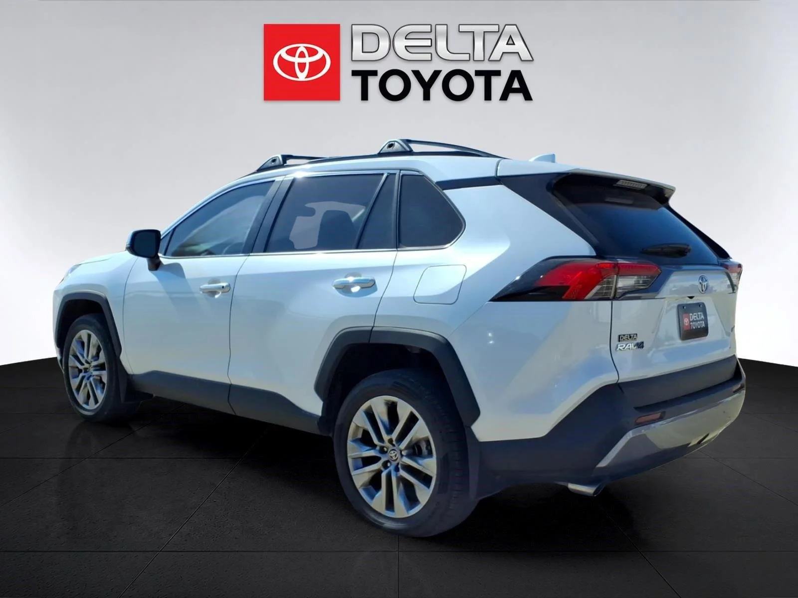 Used 2023 Wind Chill Pearl Toyota Limited image 3