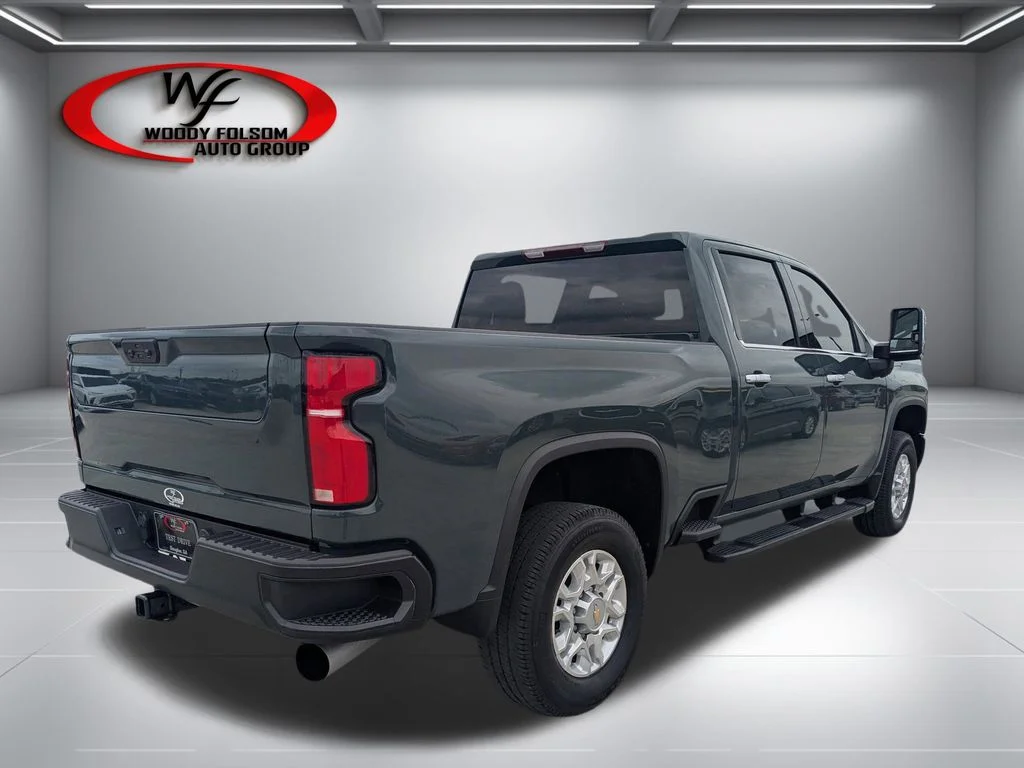 Used 2025 Gray Chevrolet LTZ image 3