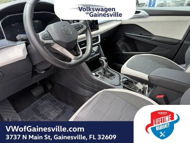 Certified Used 2025 Pyrite Silver Metallic Volkswagen SE image 19