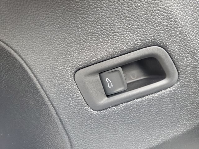 2026 Volkswagen Atlas Cross Sport SE w/Tech - Photo 31