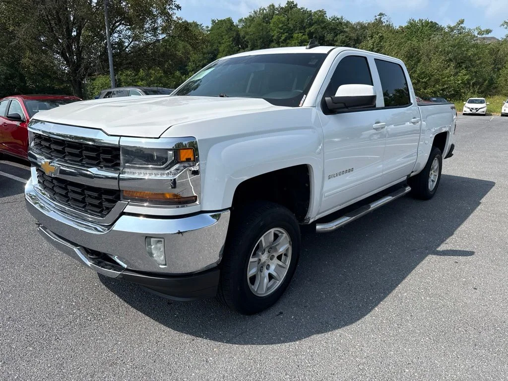 Used 2017 White Chevrolet LT image 2