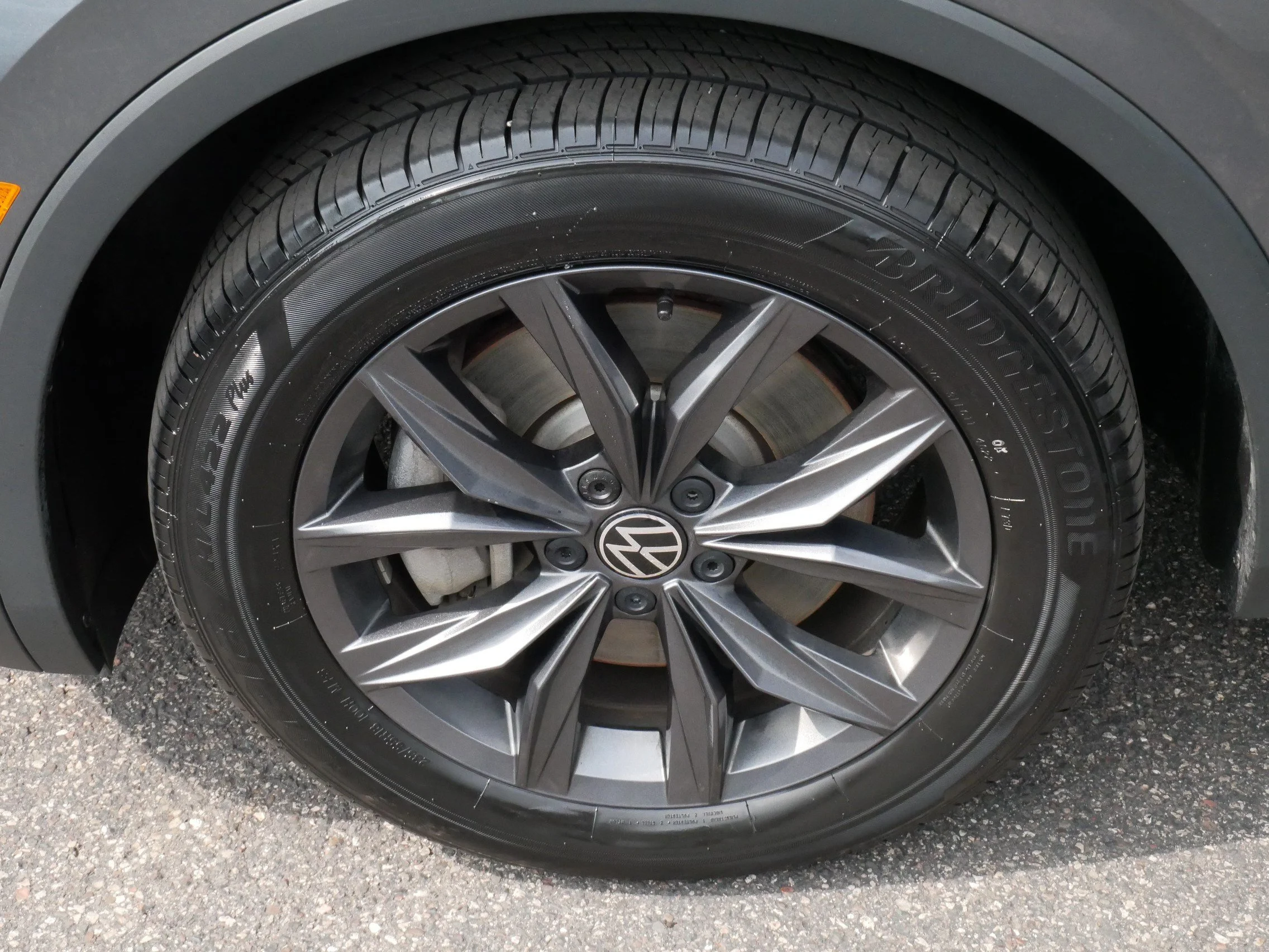 Certified Used 2023 Platinum Gray Metallic Volkswagen SE image 15