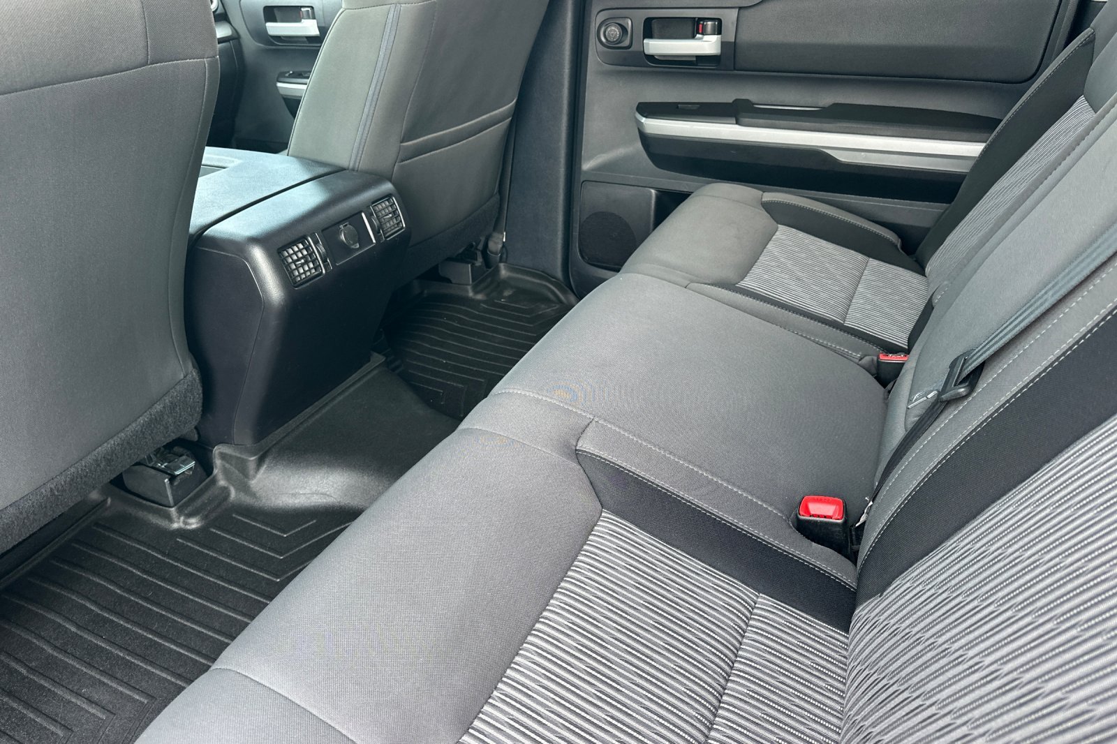 Used 2015 Magnetic Gray Metallic Toyota SR5 image 12