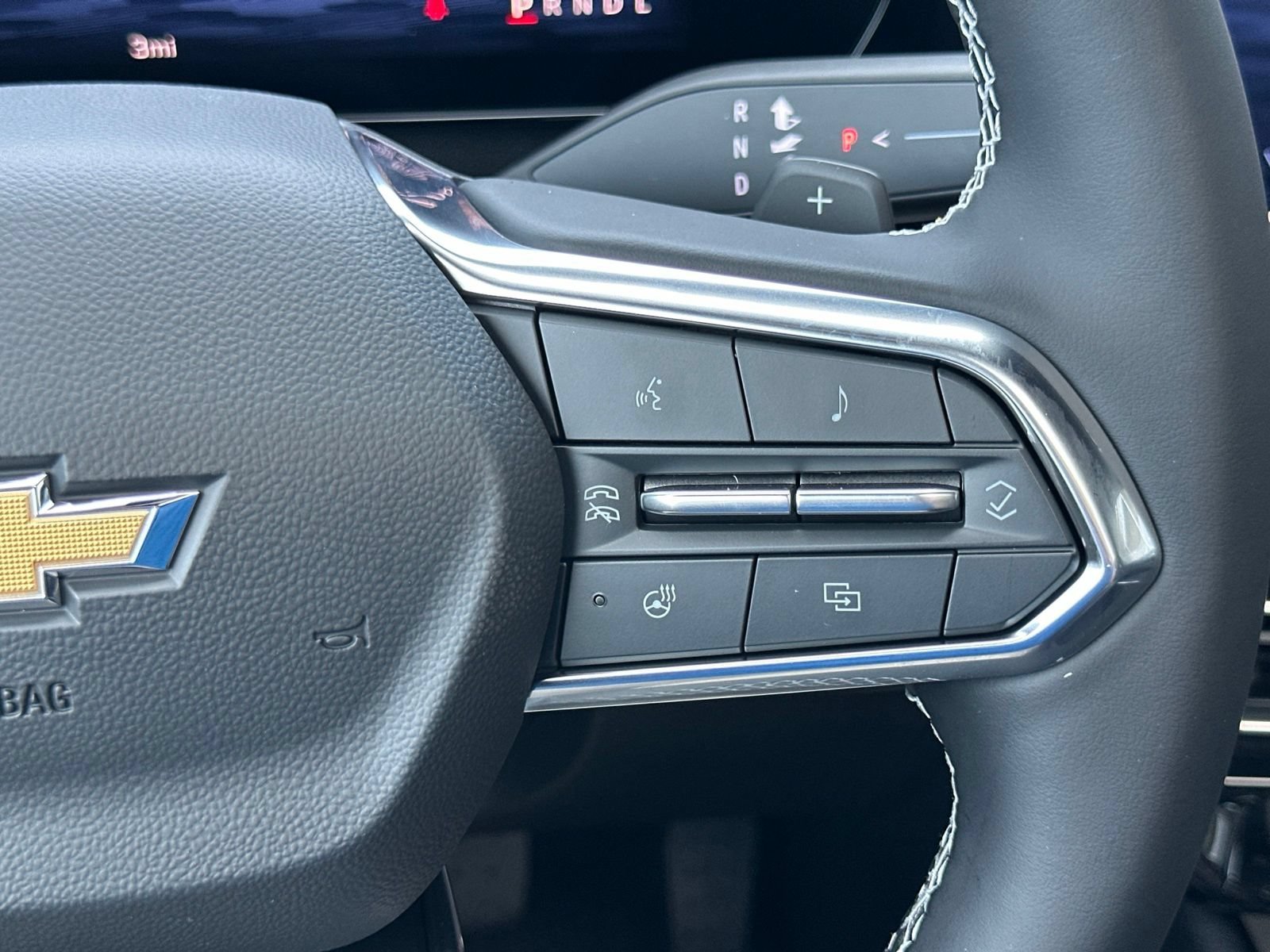 New 2027 Polar White Tricoat Chevrolet LT with Sun and Wheel Package - Exotex Seating image 33