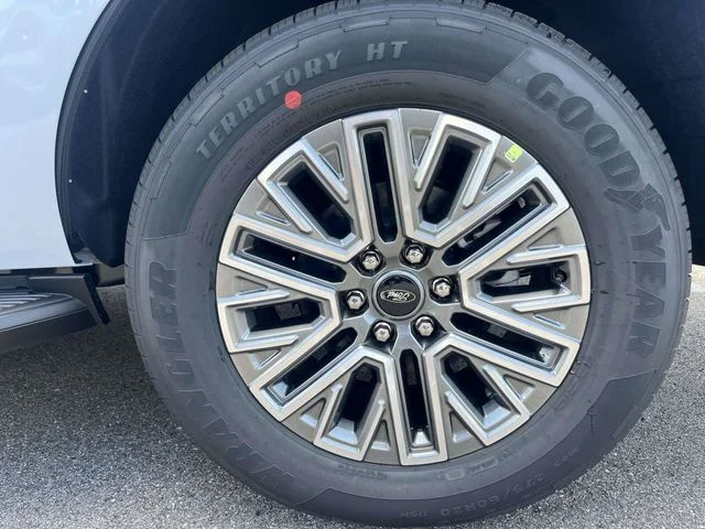 New 2026 Space Silver Metallic Ford Platinum image 7