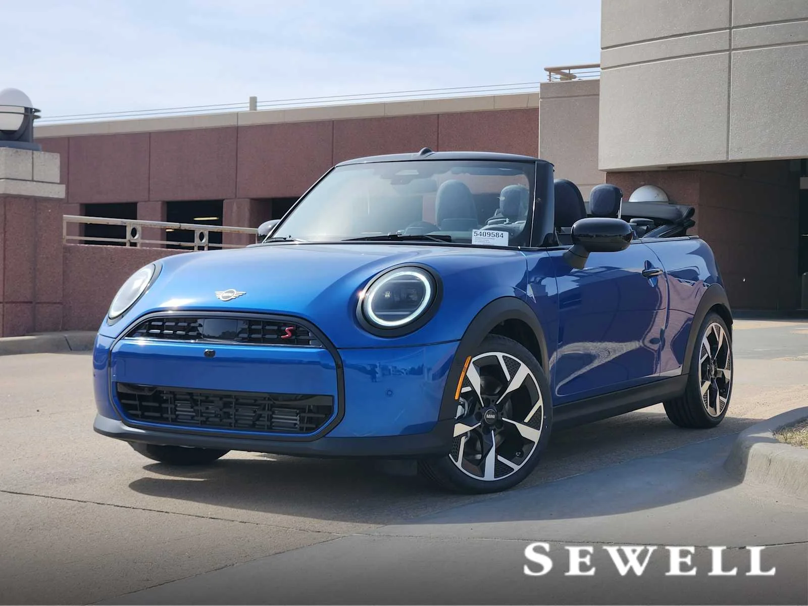 2026 MINI Convertible Cooper S's photo
