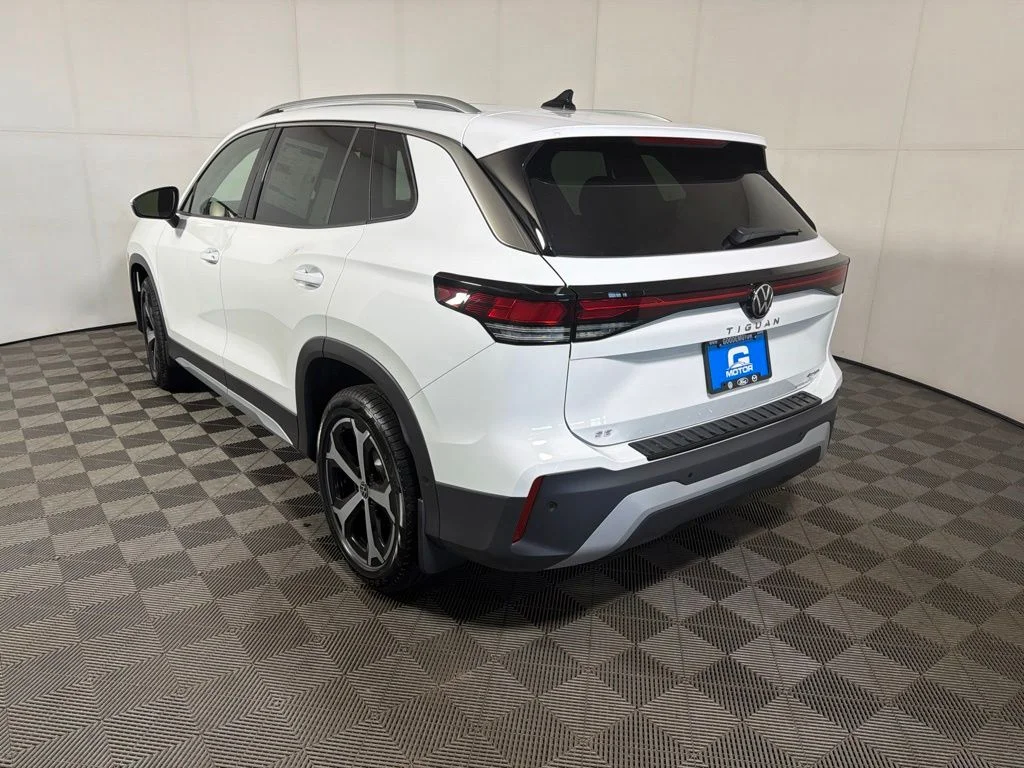 New 2026 White/off-white Volkswagen 2.0T SE image 5