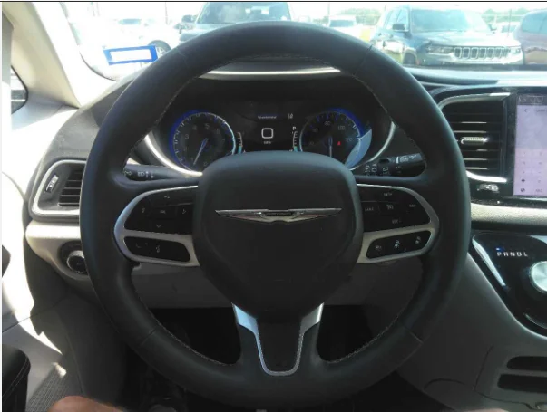 Used 2024 Black Chrysler Touring L image 6